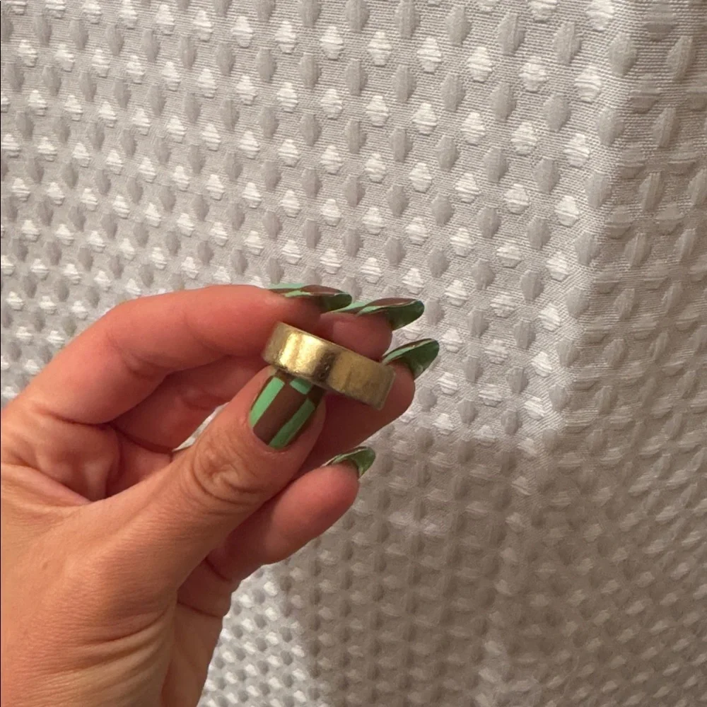 Gold Oura Ring 4 - SIZE 9 / WITH CHARGER